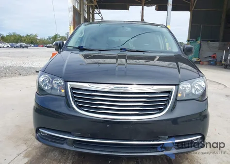 2013 Chrysler Town & Country Touring z USA, uszkodzony, nr VIN 2C4RC1BG4DR564096